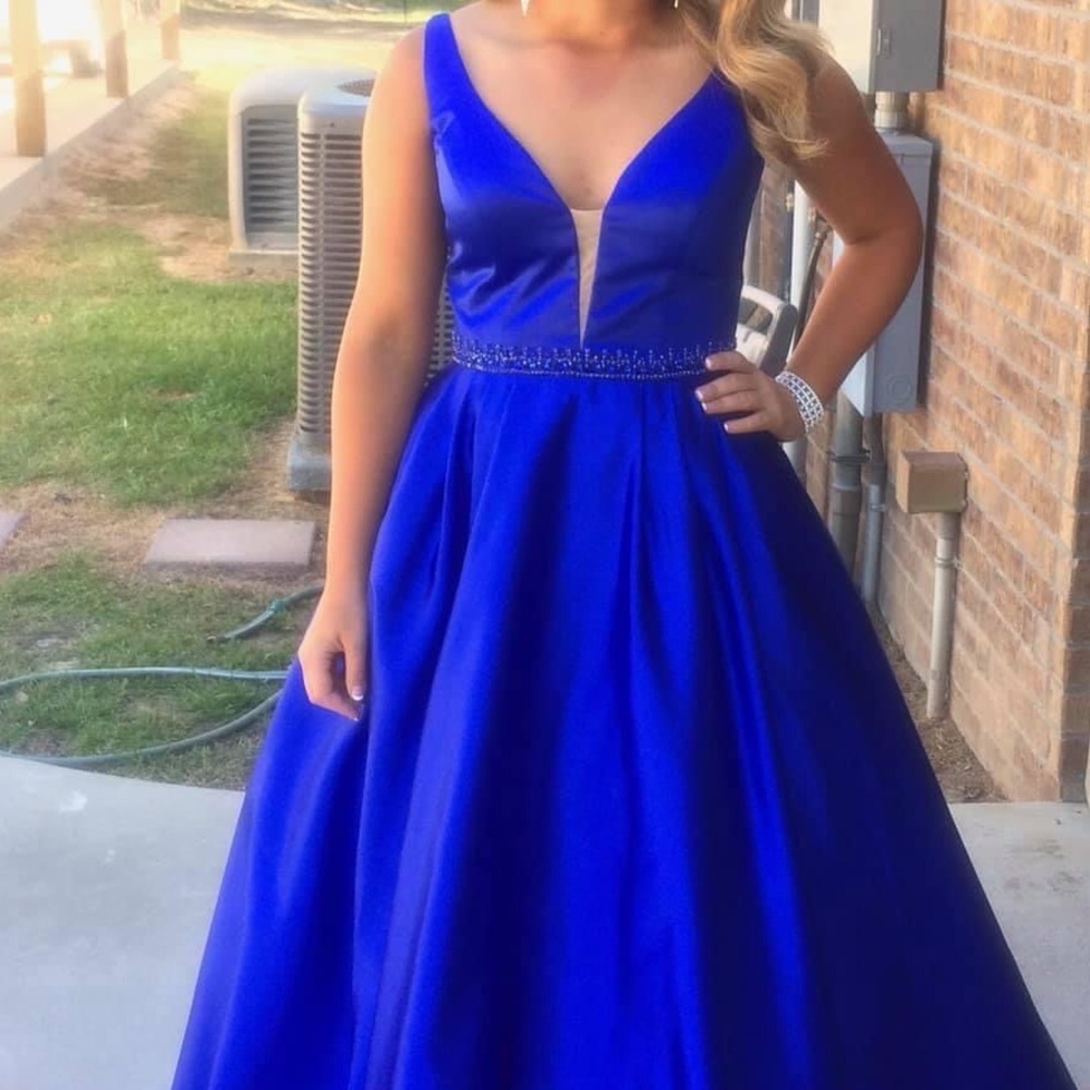Beautiful blue Sherri Hill dress.